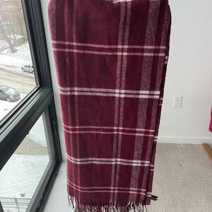 Club Monaco 100% wool purple plaid blanket scarf